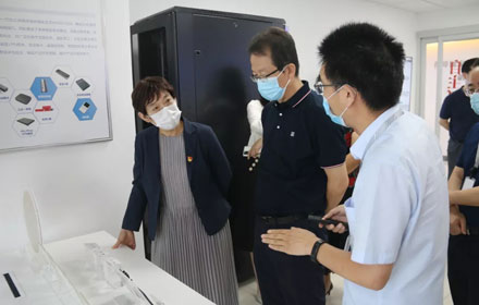 省市发改委高技术处党支部来x7x7x7x7x7任你燥水蜜桃开展党建交流活动